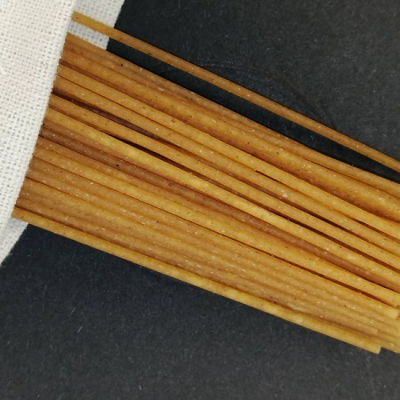 Espagueti integral de sémola de trigo duro